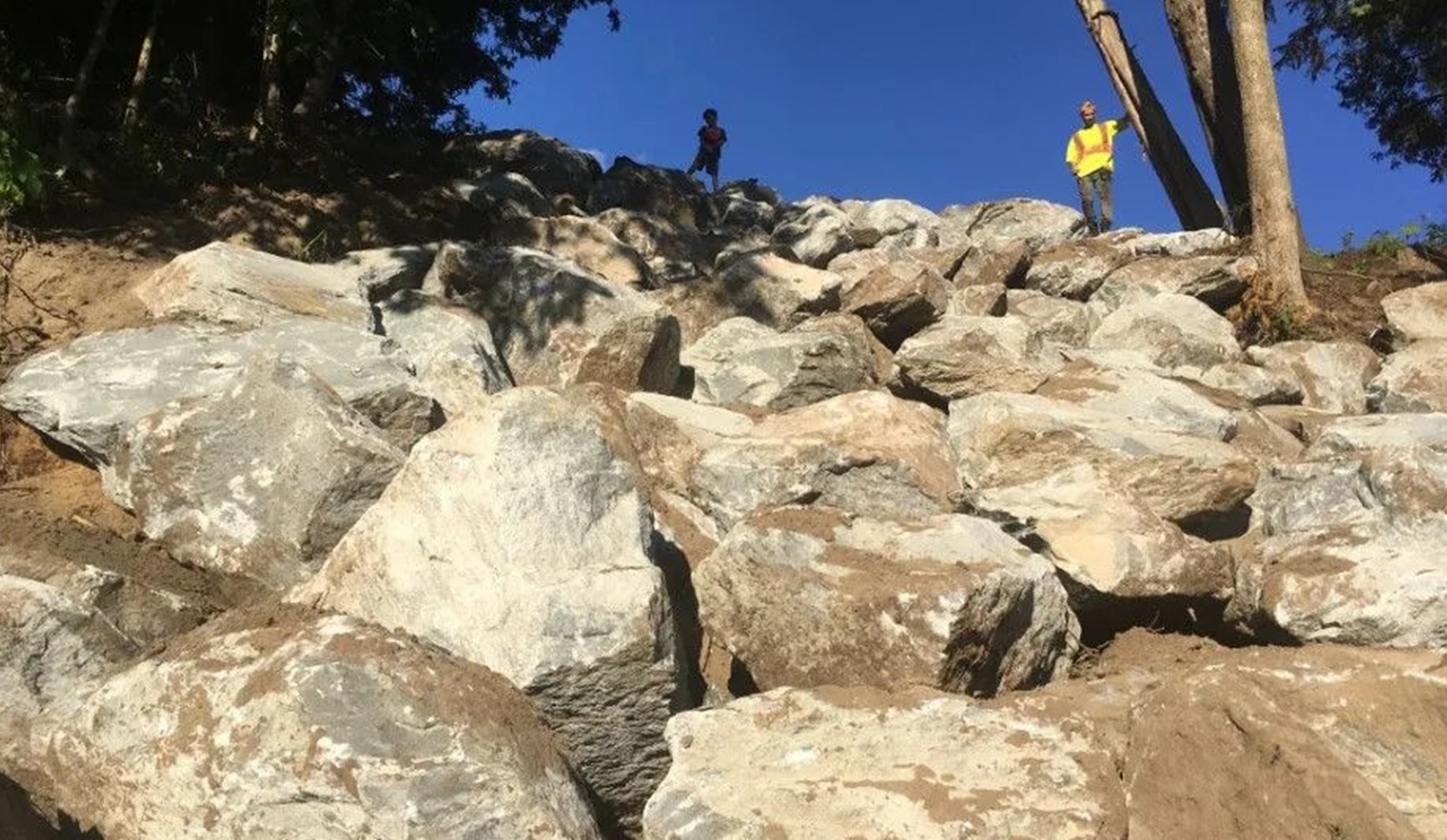 Vente de matériaux en vrac et pierres spécialisées